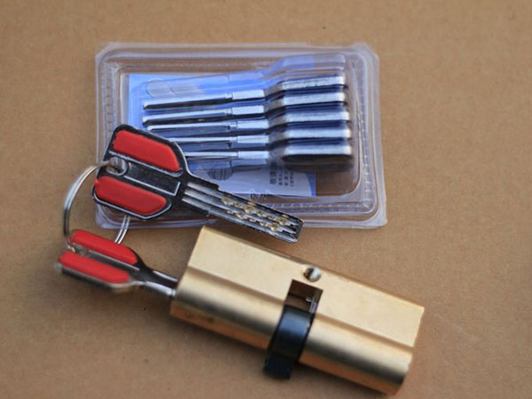 云霄24小时上门开锁公司